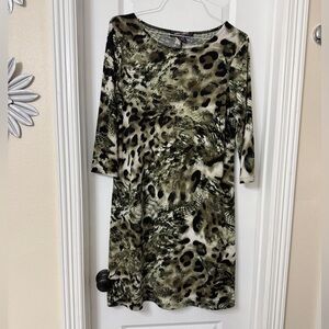 Who cares by Alisha Levine 3/4 cropped sleeve animal print green dress size M